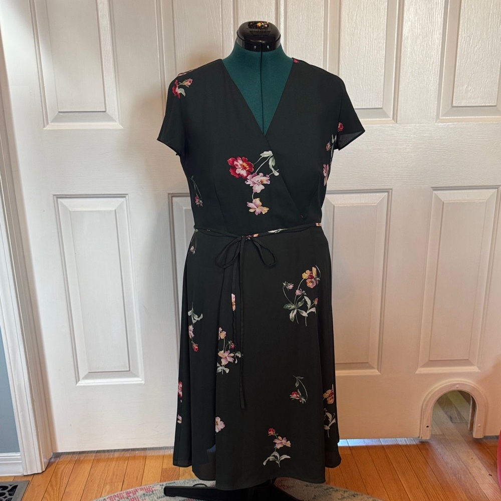 Ann Taylor green floral print faux wrap dress